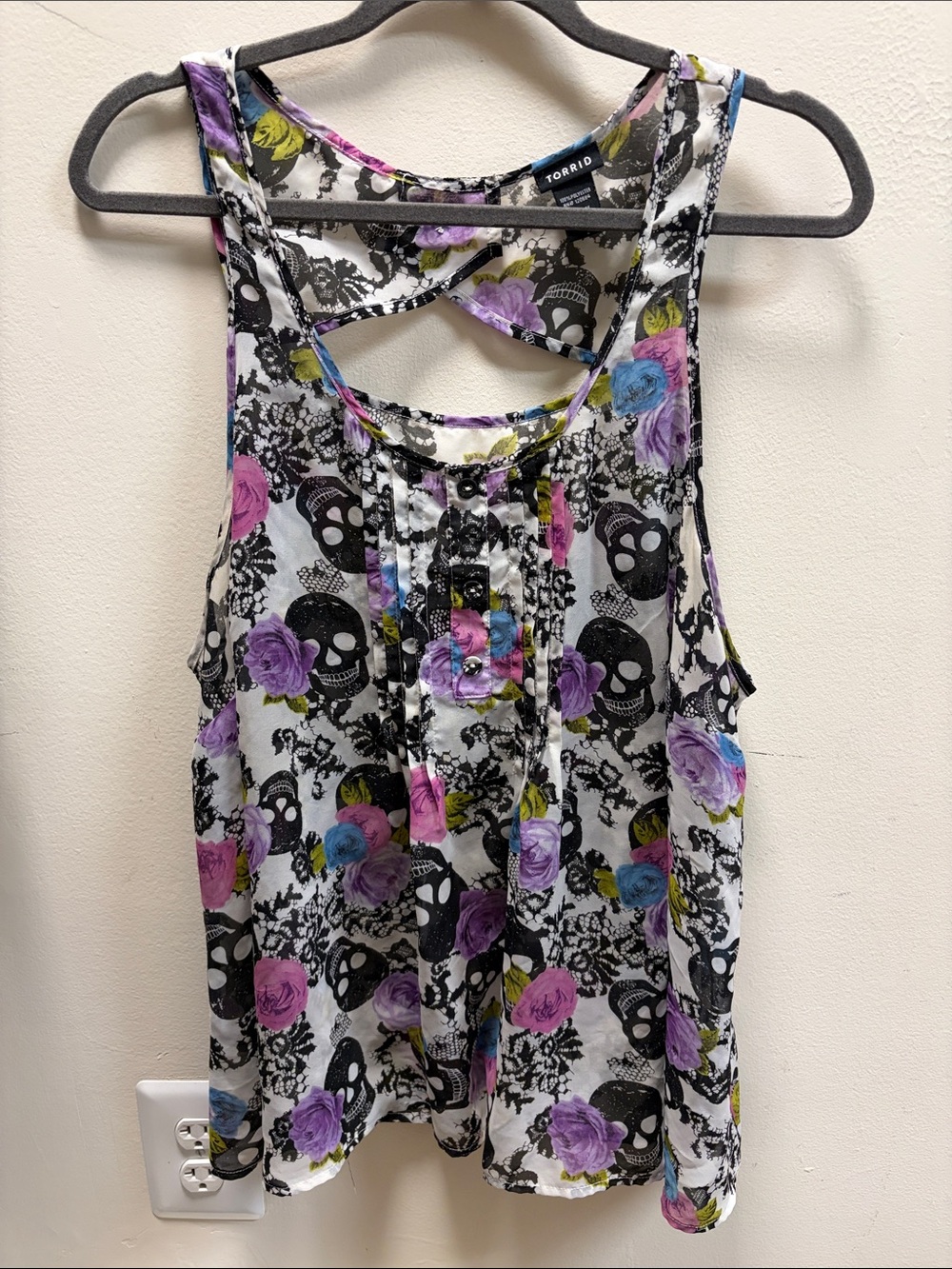 torrid size 2 floral & skull design top.